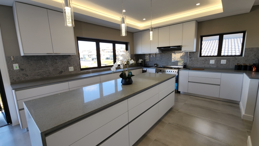 4 Bedroom Property for Sale in Seemeeu Park Western Cape